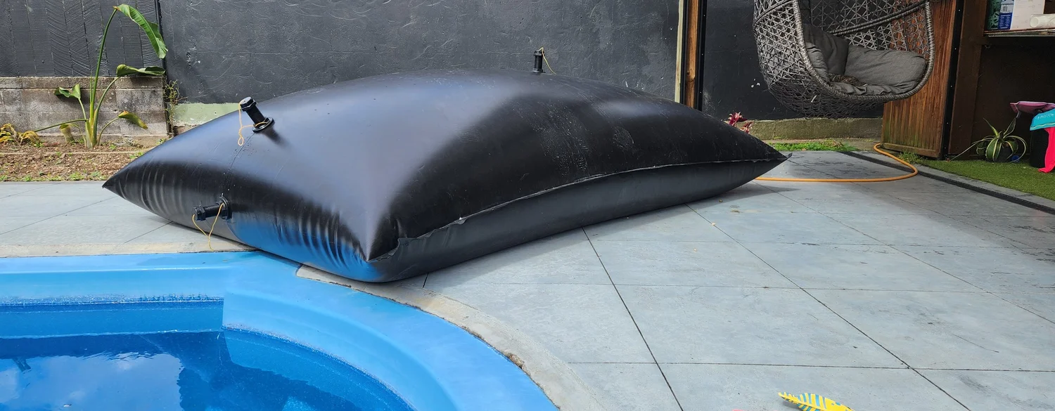Flexible water storage bladder used for rainwater collection